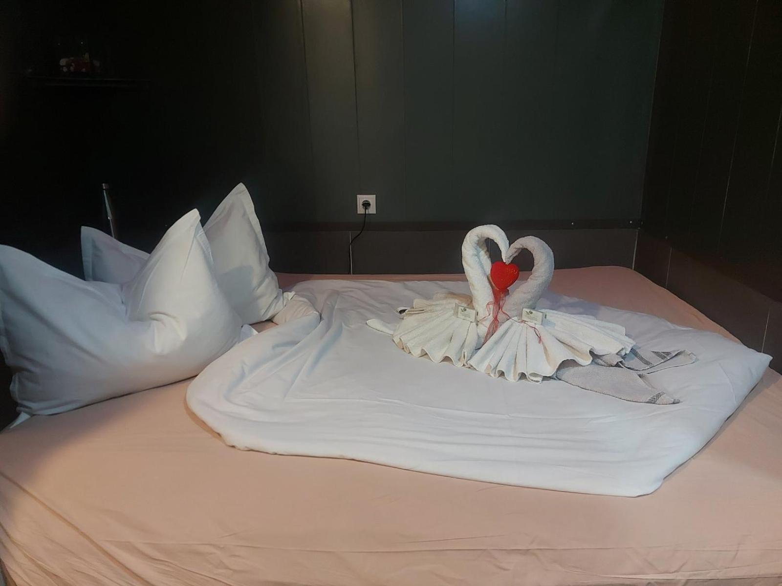 Paralax Hotel فارنا المظهر الخارجي الصورة