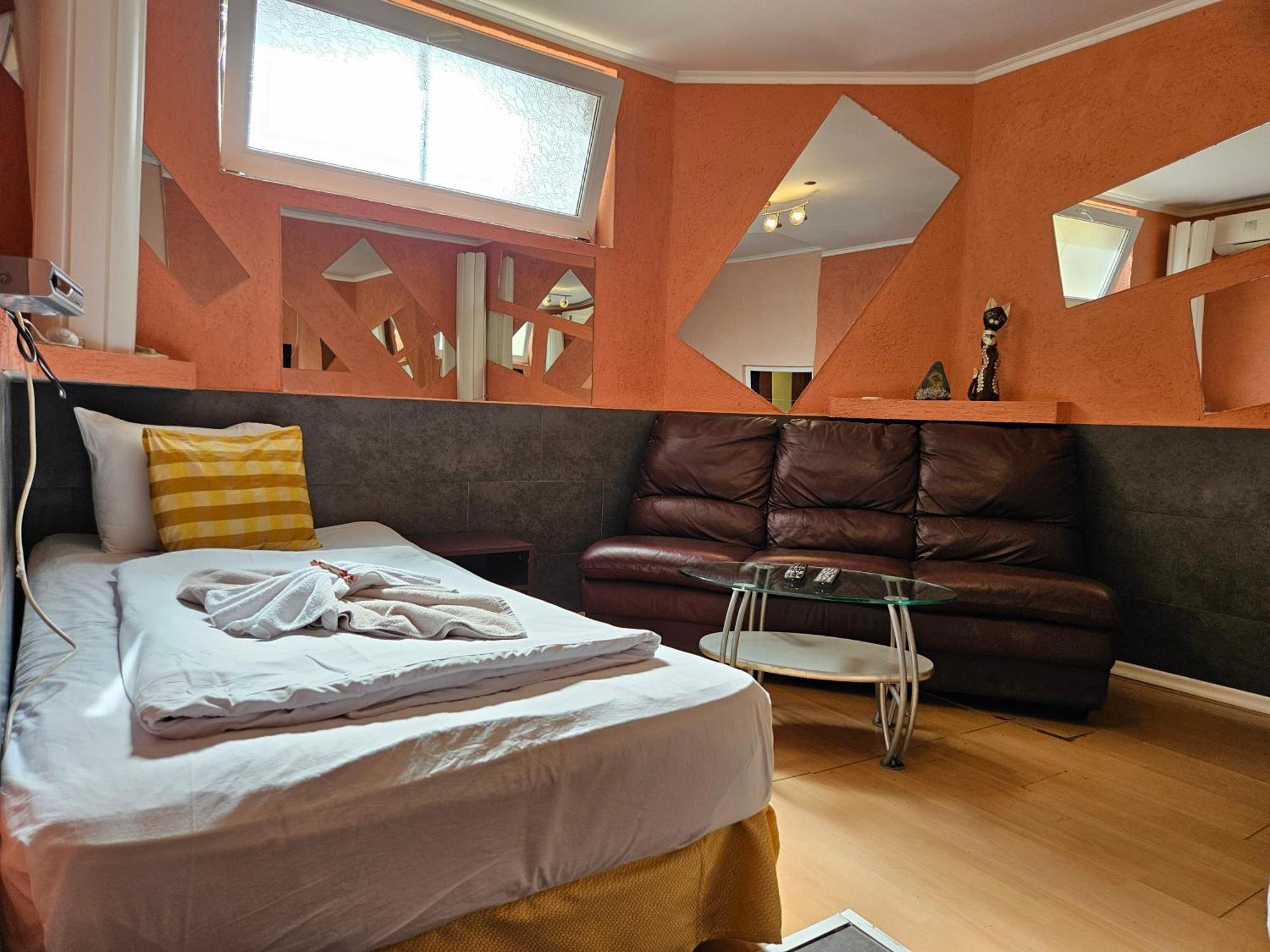 Paralax Hotel فارنا المظهر الخارجي الصورة